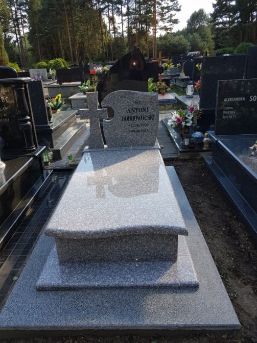 Czaniec Nagrobek 4800 zł w podstawie90x190 montażem. Gwarancja 10 lat!