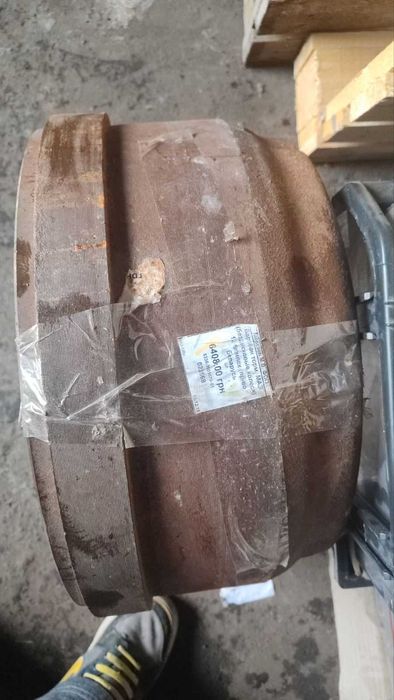 барабан тормозной МАЗ на 12 шпилек. дивиться фото, читайте текст