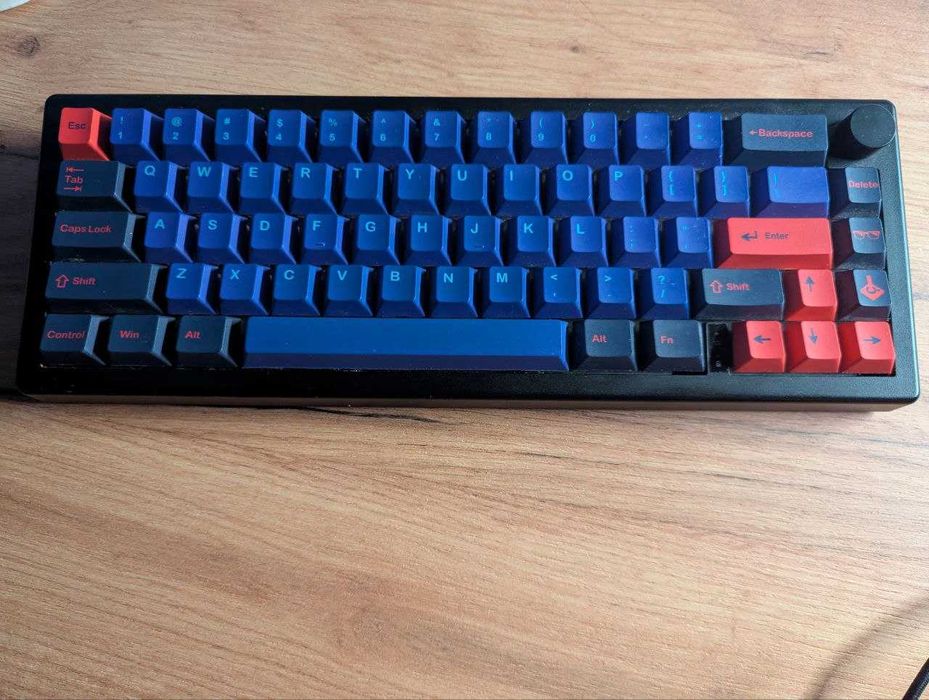 Кастомна клавіатура gmk67 + пак кейкапів + провід авіатор