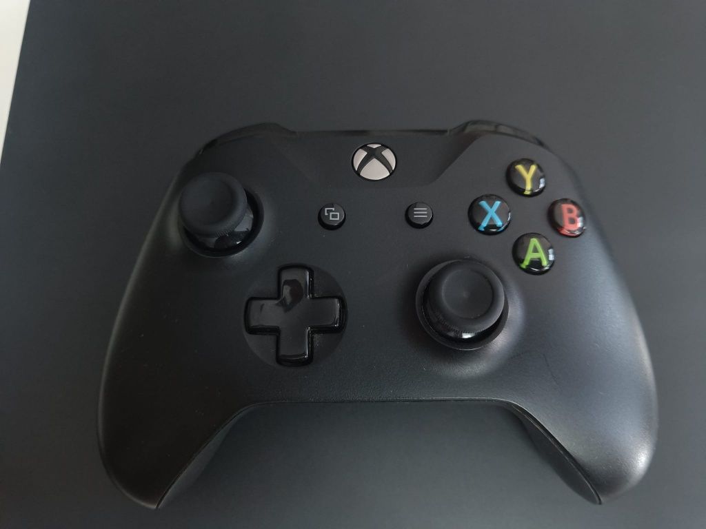 Consola Xbox One X c/ Comando