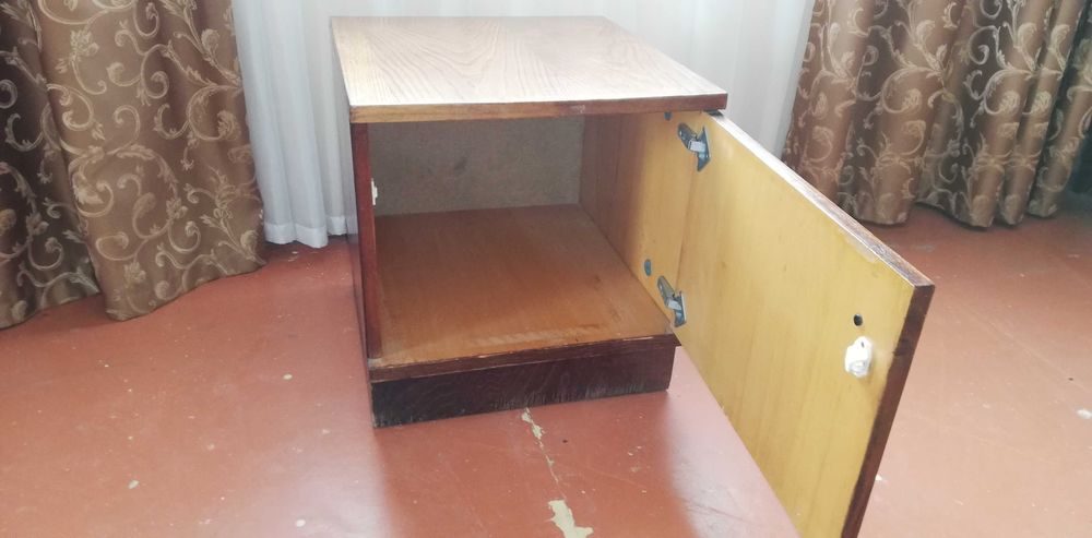 Тумбочка прикроватная тумба фирмы Добромиль Львовской обл. 70-е СССР