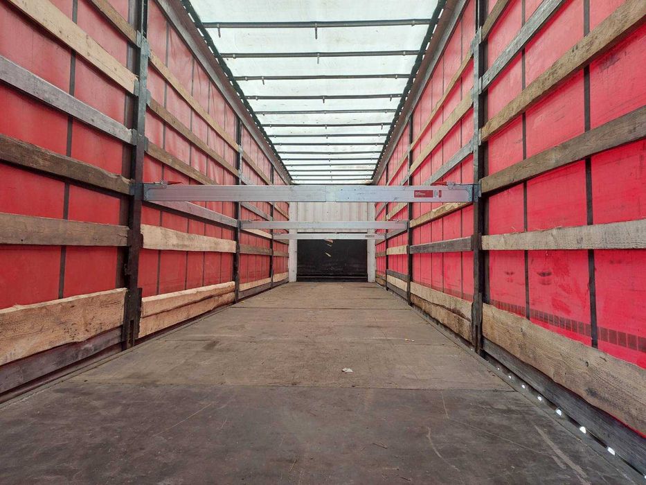 даф 2015  року та напївпричеп Euro 6