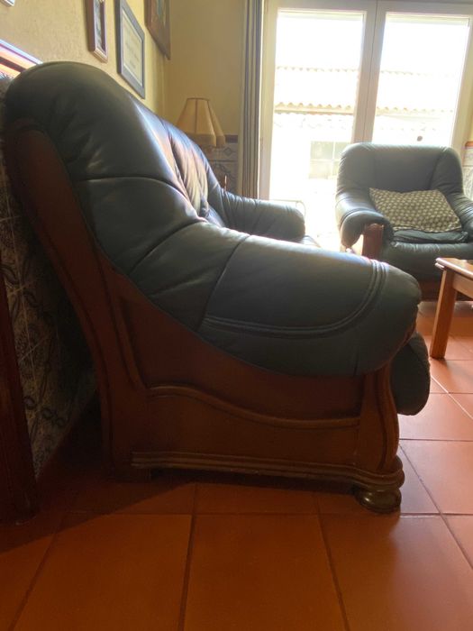 Conjunto de Sofás Azuis em Pele - Estilo Rústico e Confortável