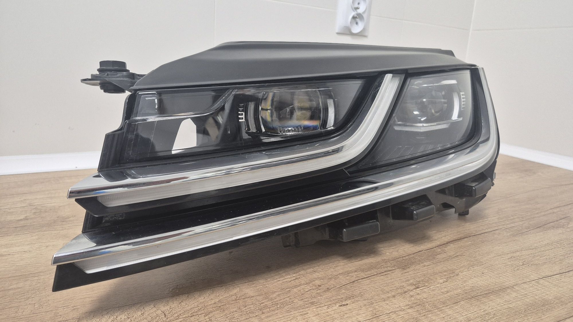 Arteon R-line Lampa Lewy PRZÓD 3G8.941.081.P