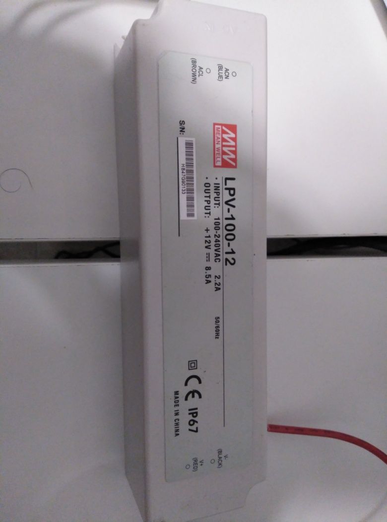 Fonte de alimentação 12dc 8.5A 102w IP67 Mean Well LPV-100-12