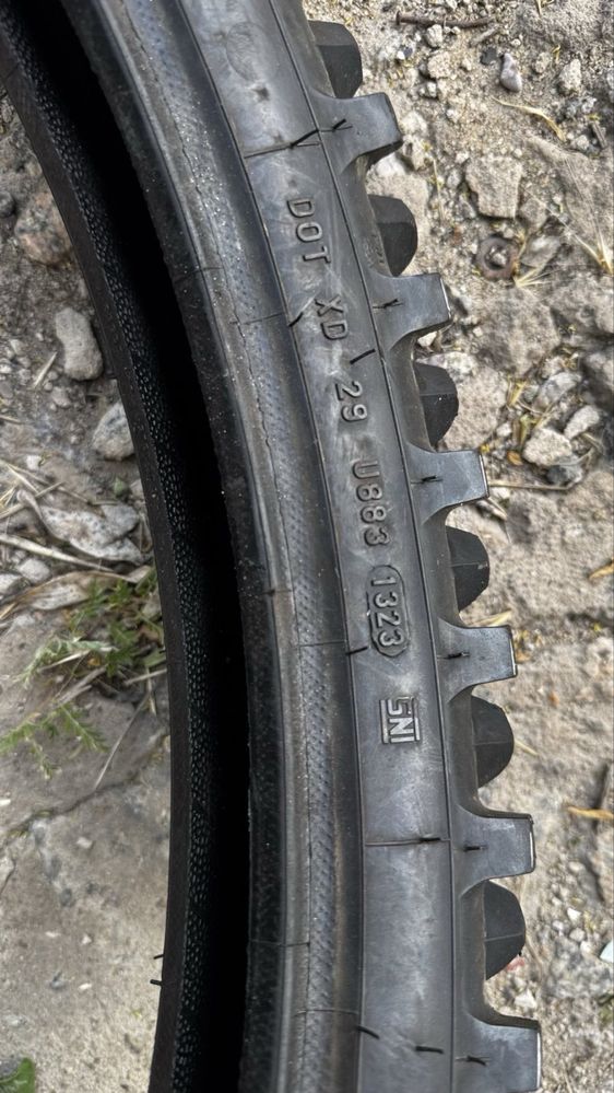 80/100 R21 Pirelli