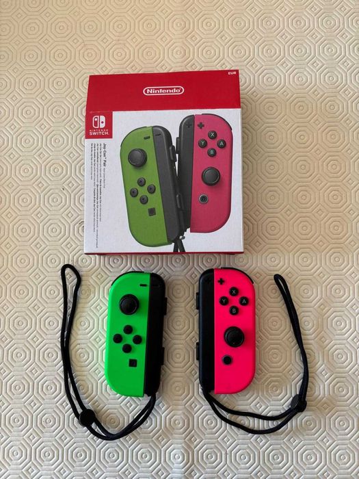 Nintendo Switch JOY-CONS VERDE E ROSA pouco usado em caixa