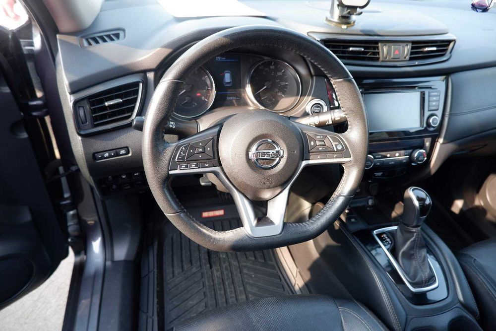 Nissan Rogue 2020 року