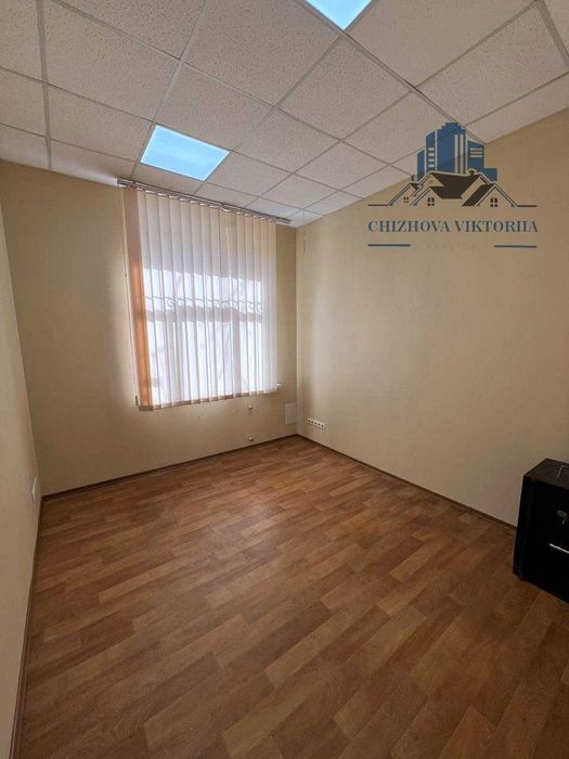 Продам офисное момещение. Отличная локация. Левый берег