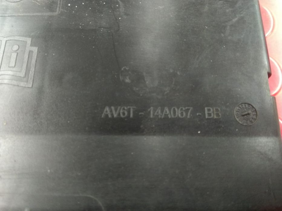 Caixa dos Fusíveis da Bateria - AV6T-14A067-BB / AV6T14A067BB [Ford