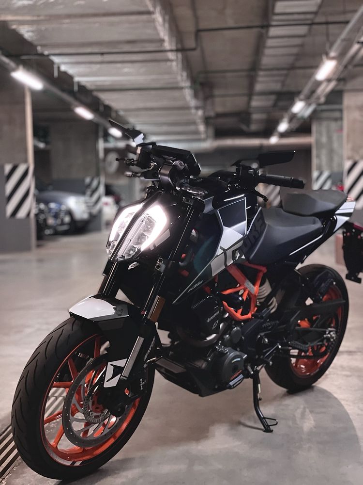 Мотоцикл KTM DUKE 390