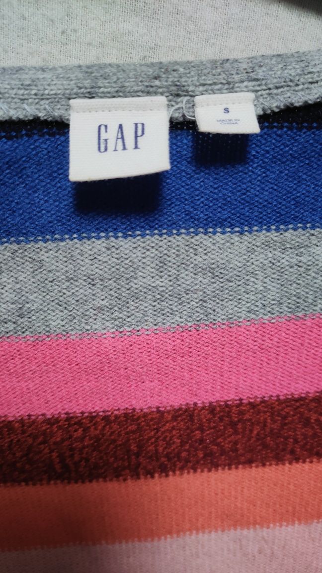Теплый шерстяной свитер Gap