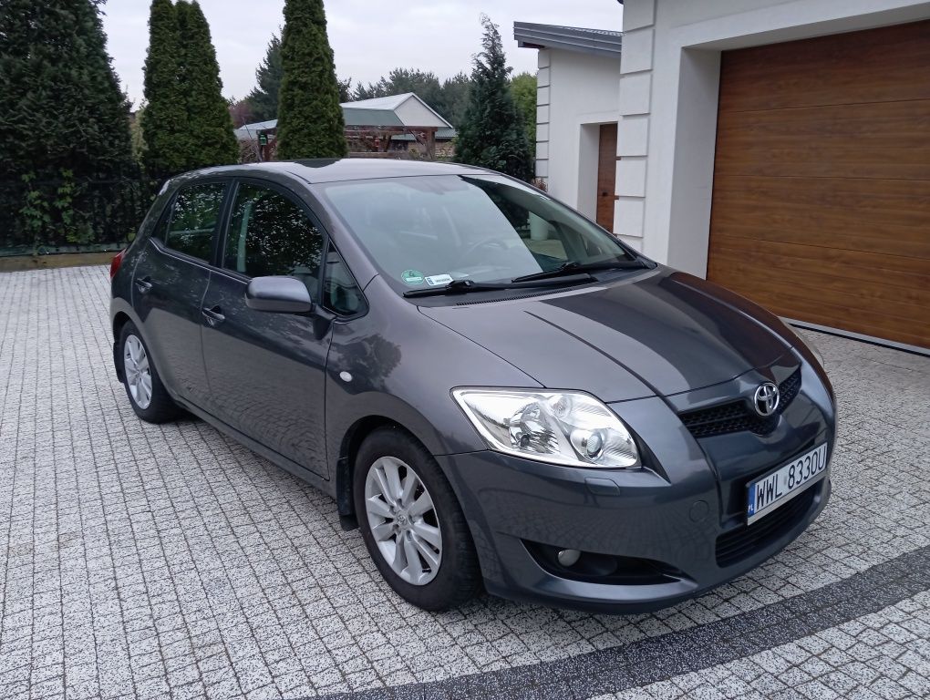 Toyota Auris 1.6 benzyna