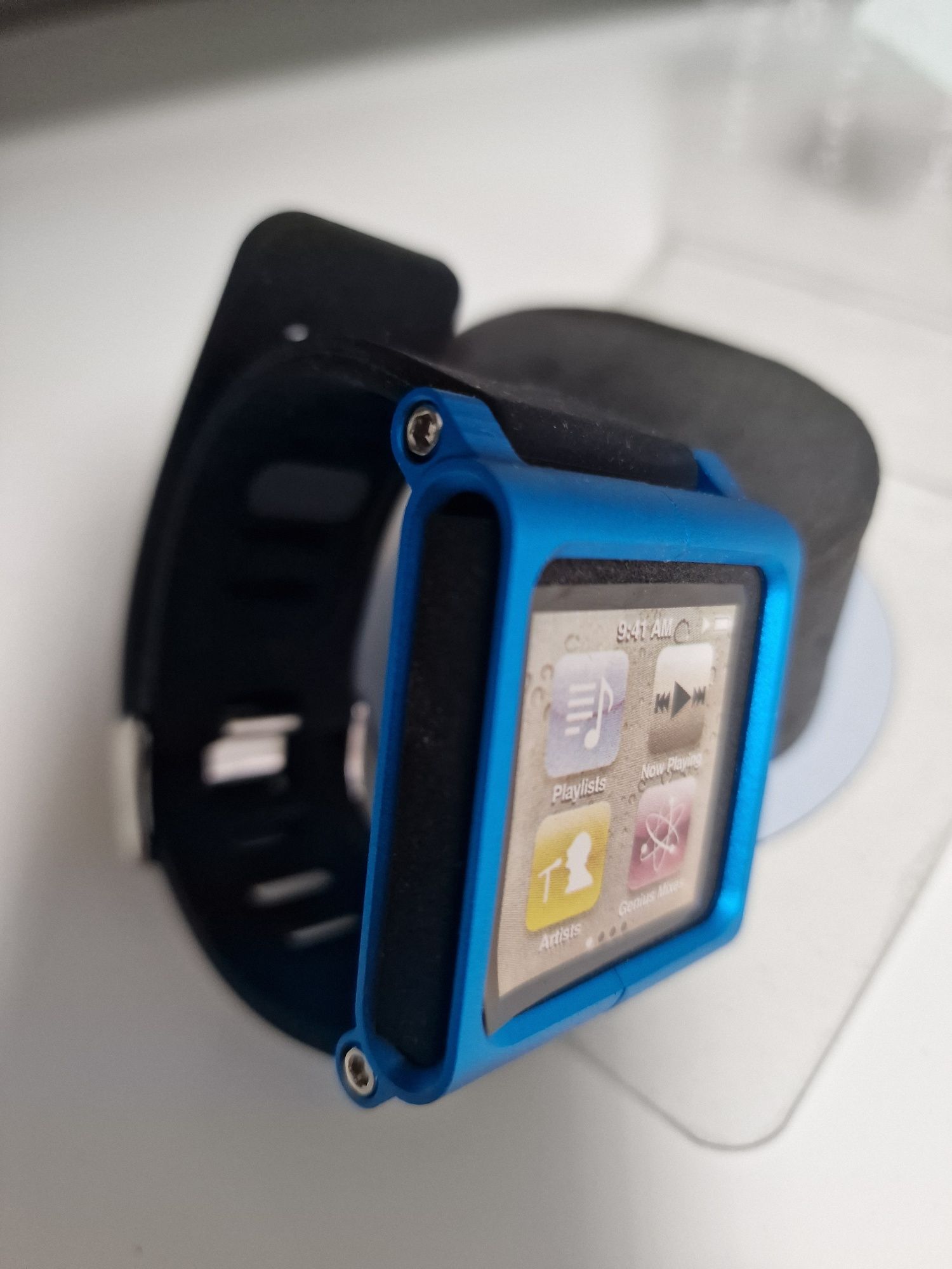 Niebieska osłona z czarnym paskiem do Apple  iPod  Nano