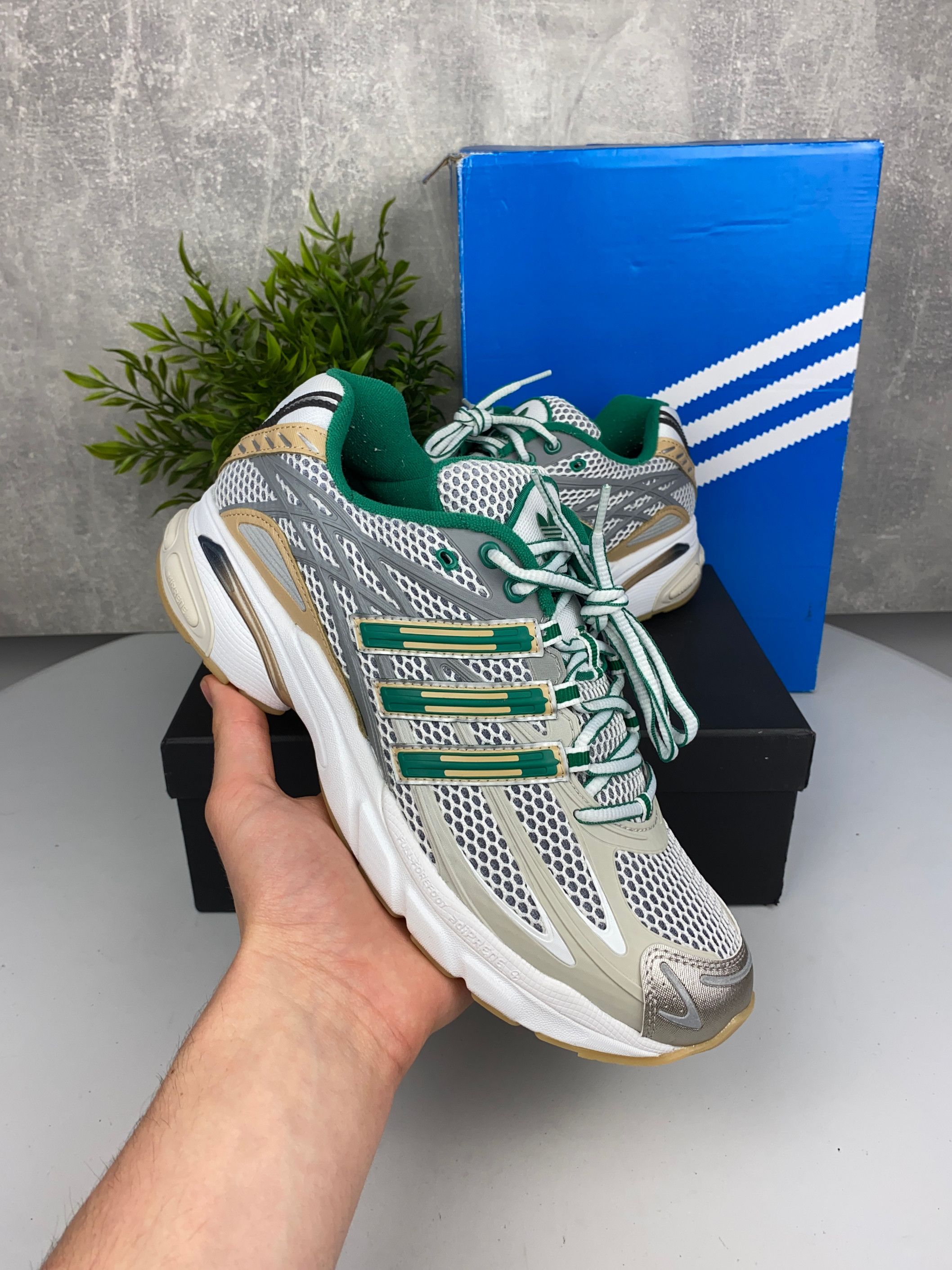 Nowe / buty sneakersy / Adidas / Adistar Cushion / r. 43,5 n53