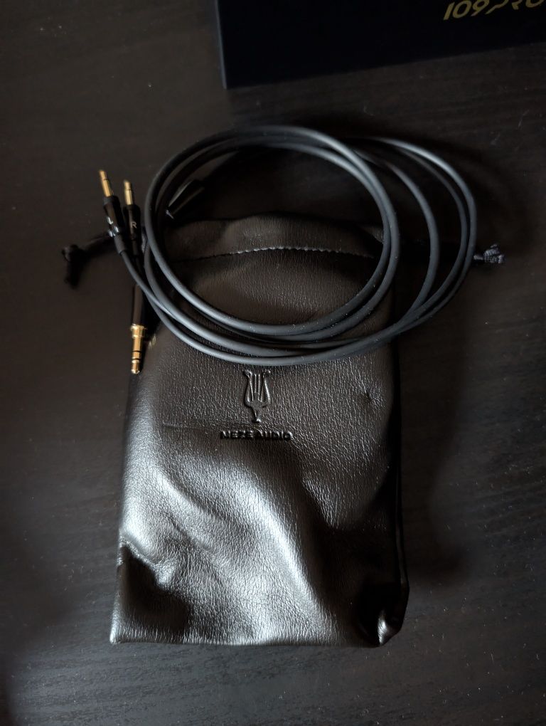 Headphones Meze 109 Pro