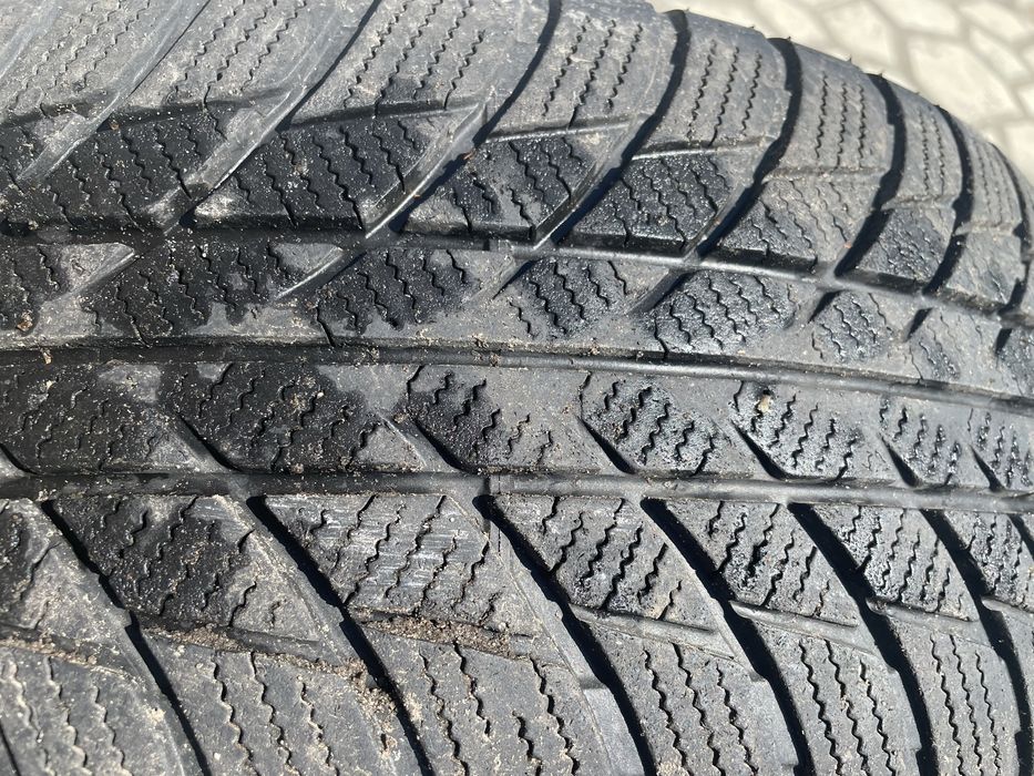 Зимова гума Автошини Bridgestone Blizzak LM 001 205/60 R17 93H 6mm