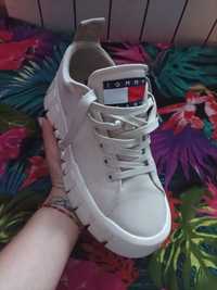 Buty beżowe Tommy Hilfiger