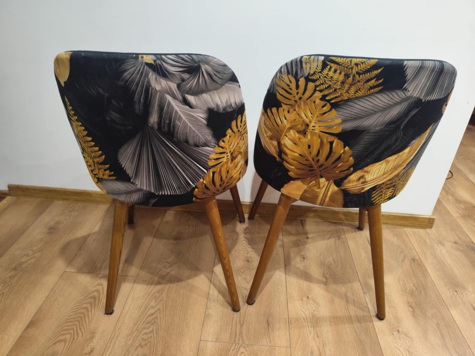 Krzesło welurowe tapicerowane Bakeri