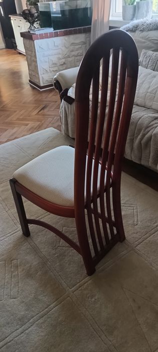 Krzesła do salonu Fameg 8 sztuk + pokrowce