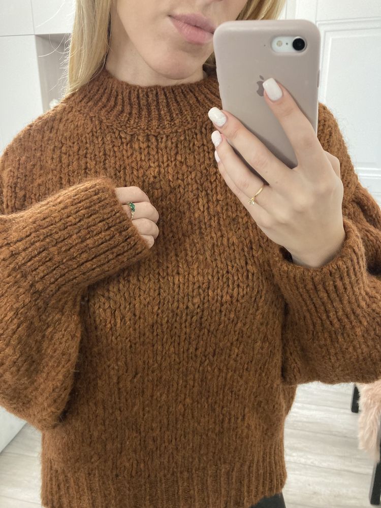 Теплий светр, в складі є вовна, коричневий