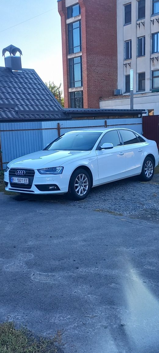 Машина audi A4 B8, в дуже гарному стані.