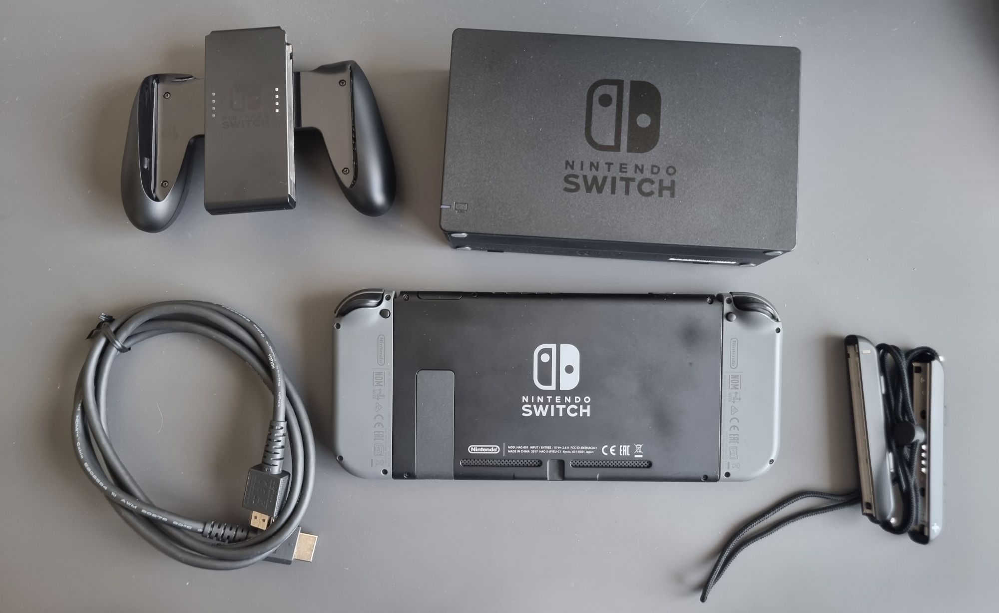 Consola Nintendo Switch com caixa