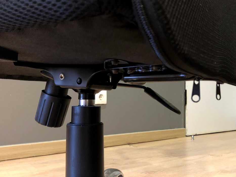 Cadeira de Escritório Executiva Preto com Design Moderno (Lisboa)