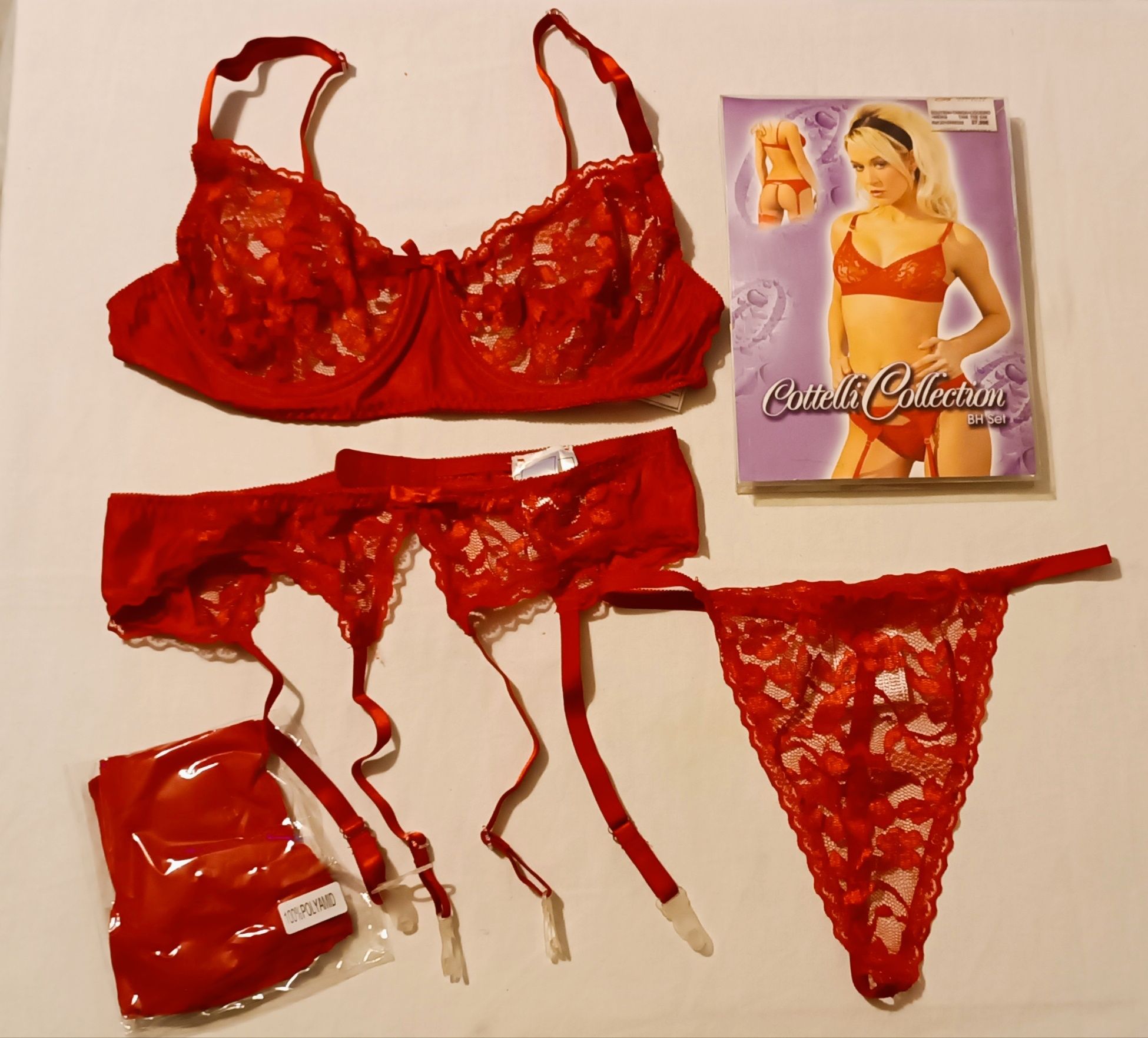 Conjunto lingerie vermelha. Tam. 75B/S. Nova.
