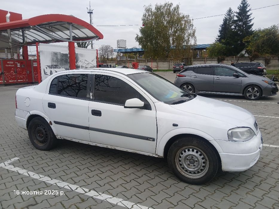 Опель астра седан 1,8 бензин
