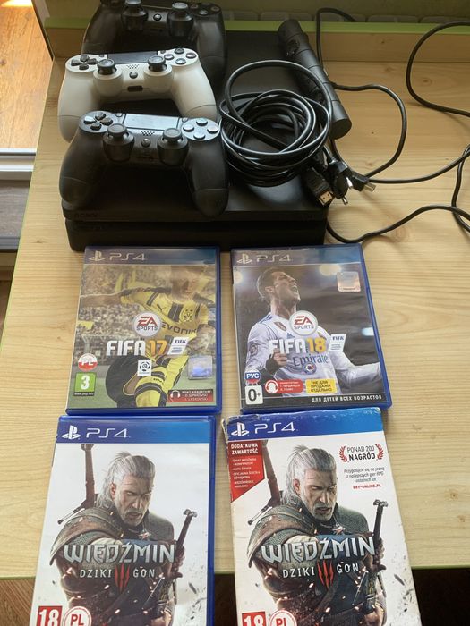 Продам Play Station Б/у ! В гарному стані !