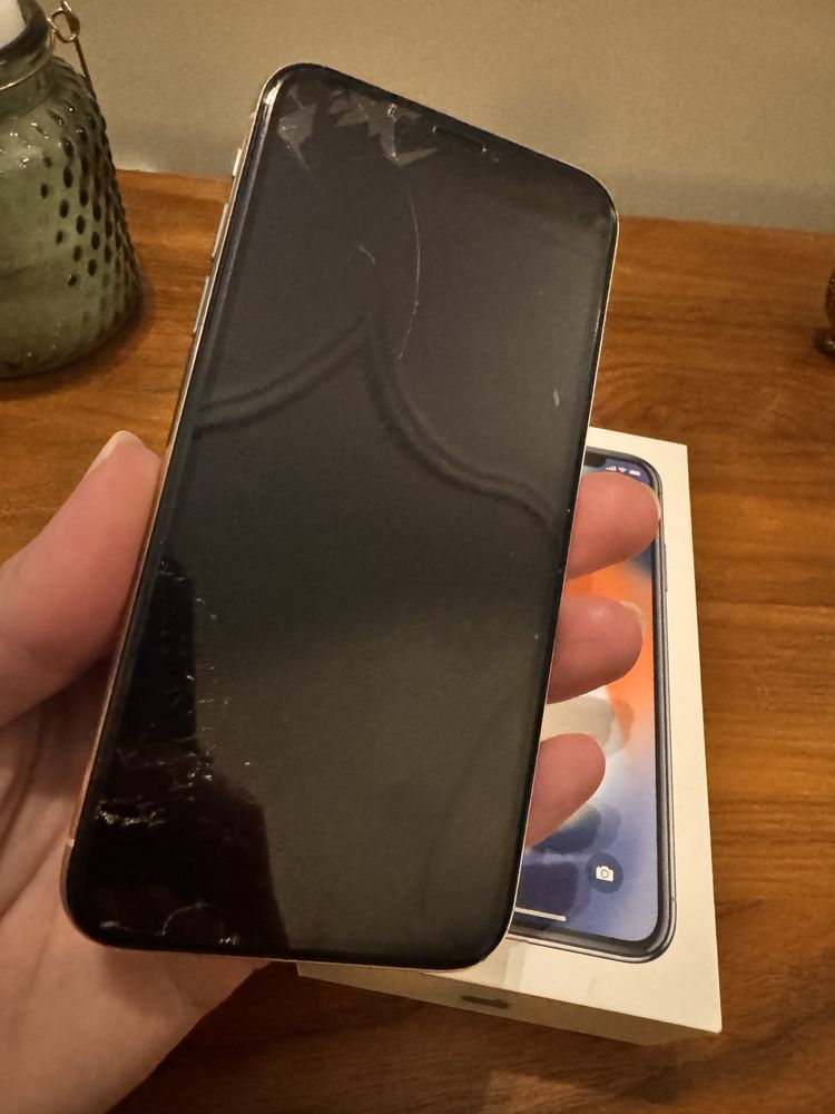 iPhone X silver 246 GB rozbity pudelko
