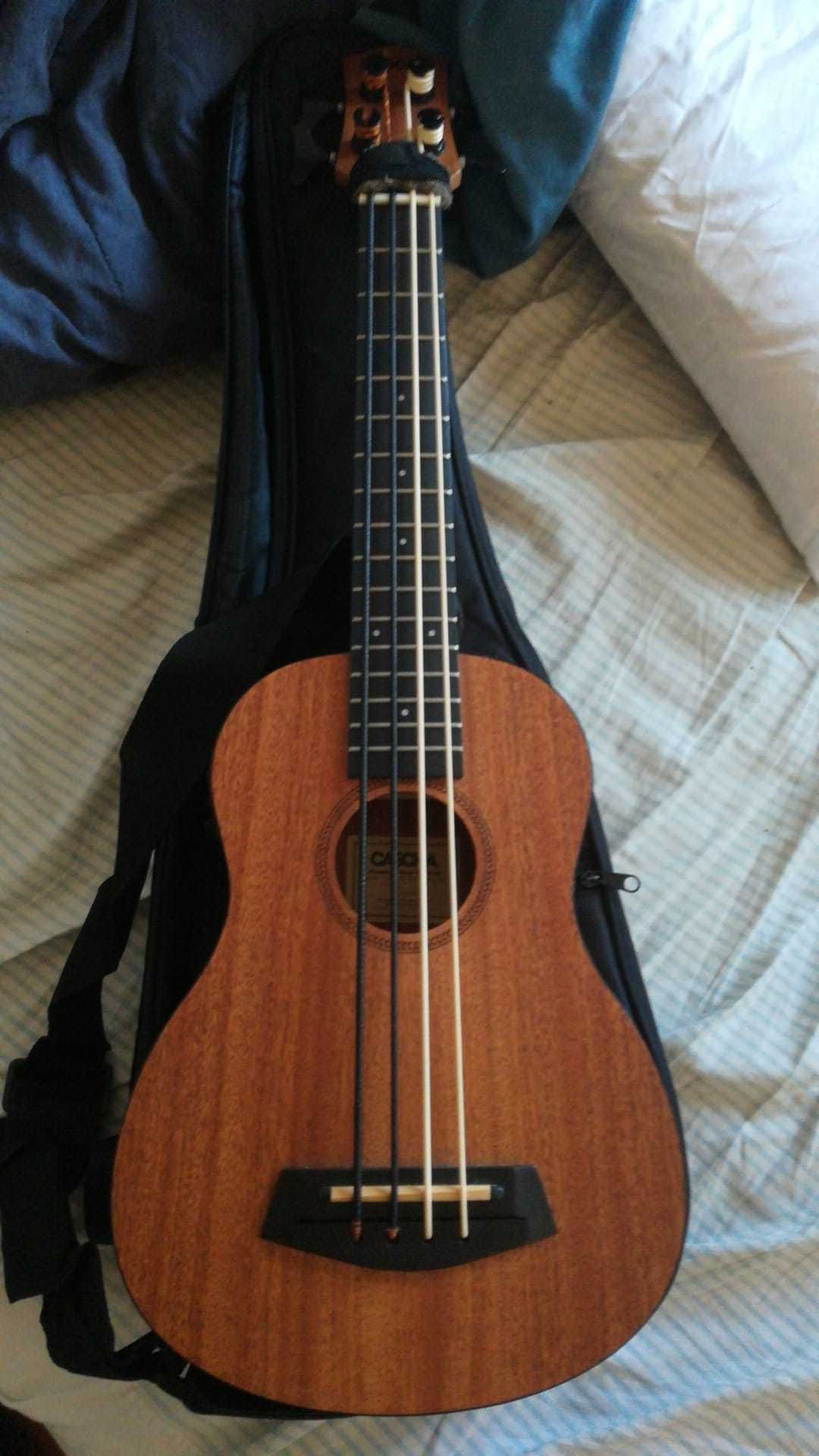 Cascha Bass Ukulele Set