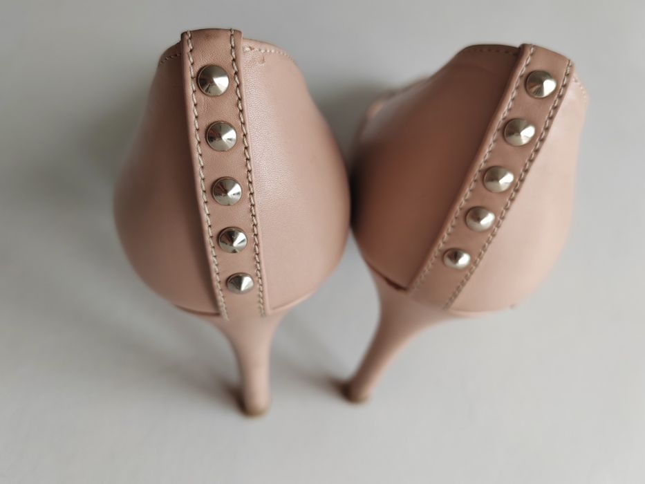 Szpilki Ryłko skóra naturalna szpilki nude