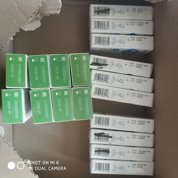 Продам щоденні та місячні контактні лінзи з