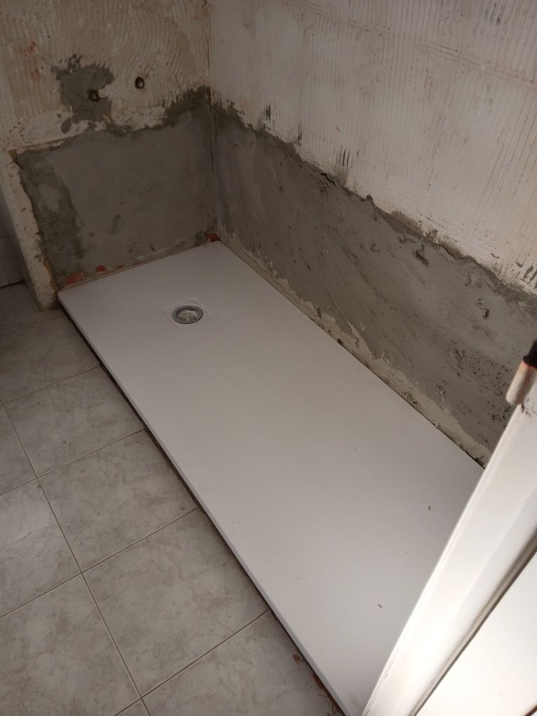 Obras em geral, remodelação e reparação.