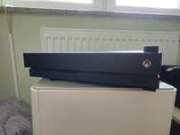 Xbox One X 1tb wersja z napędem + pad i podkładka chlodzaca