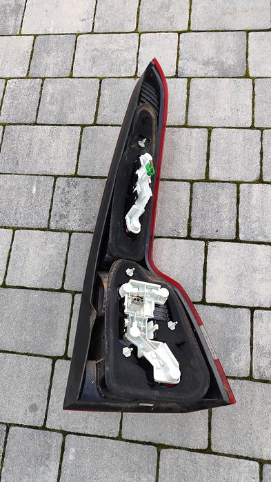 Lampa tył lewa Volvo V50 kombi przed liftem 03-07