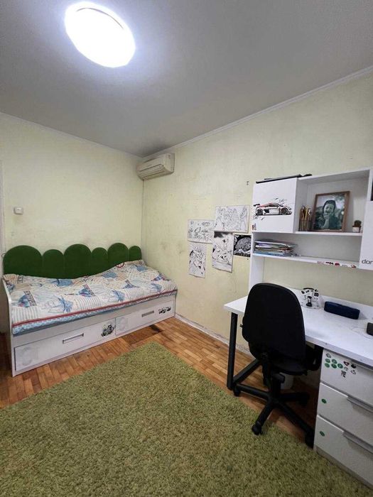 В продаже трехкомнатная квартира на Черемушках.