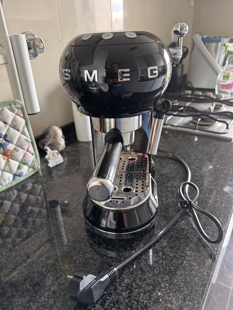 Cafeteira expresso SMEG preta