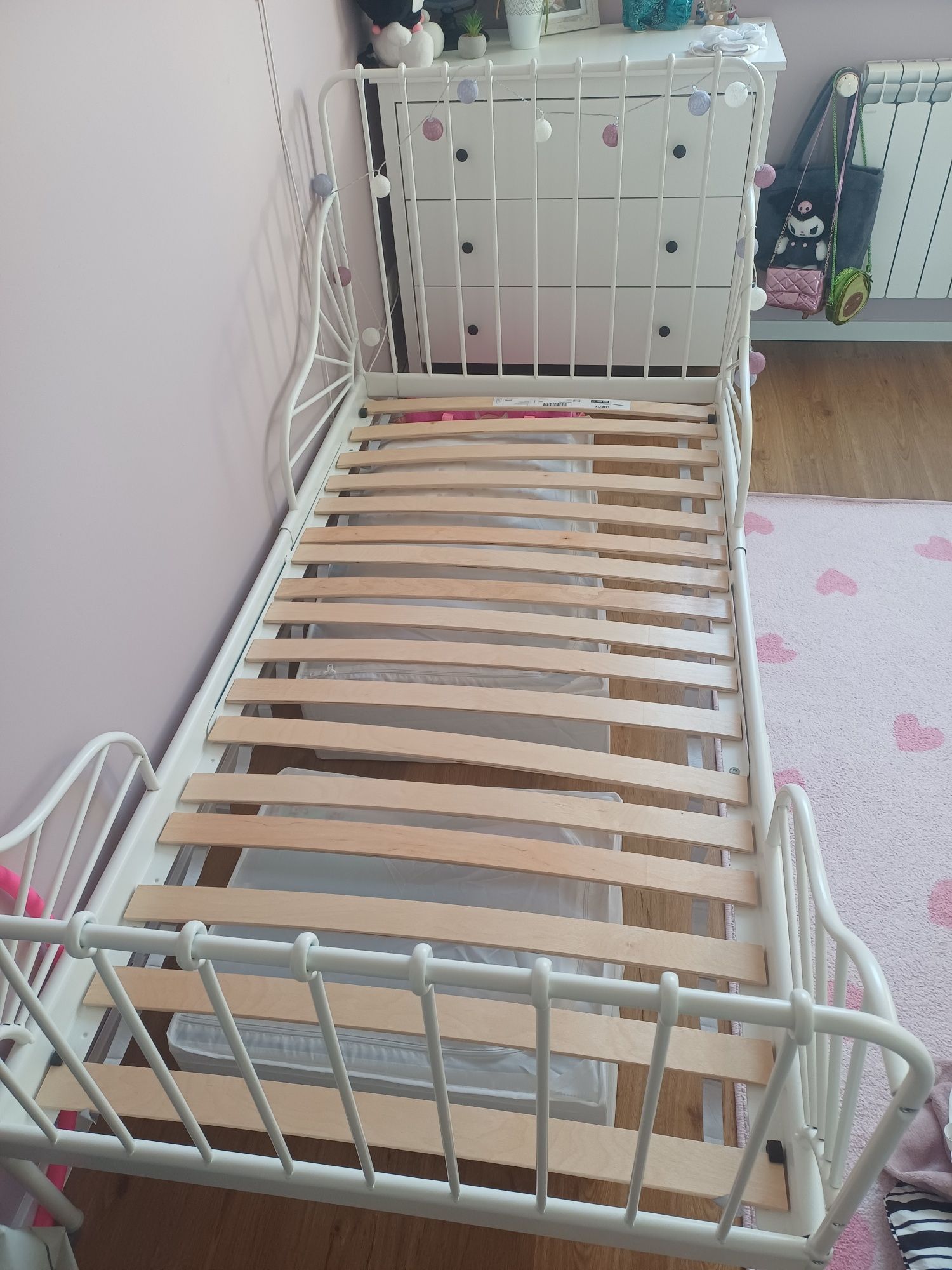 Łóżko wraz z materacem dla dziecka rozsuwane