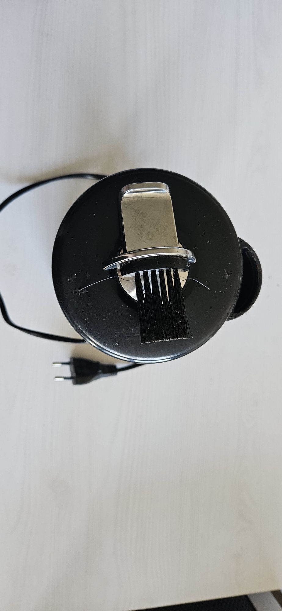 Sprzedam młynek do kawy De'Longhi model KG40