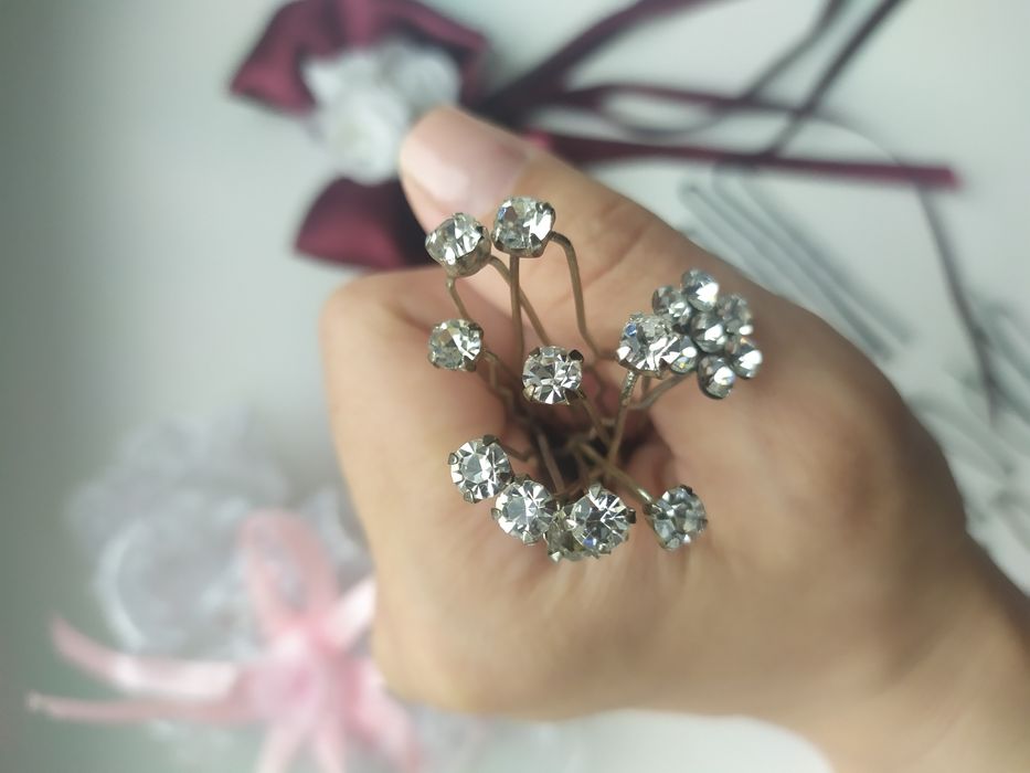 Шпильки с камушками подвязка бутоньерка