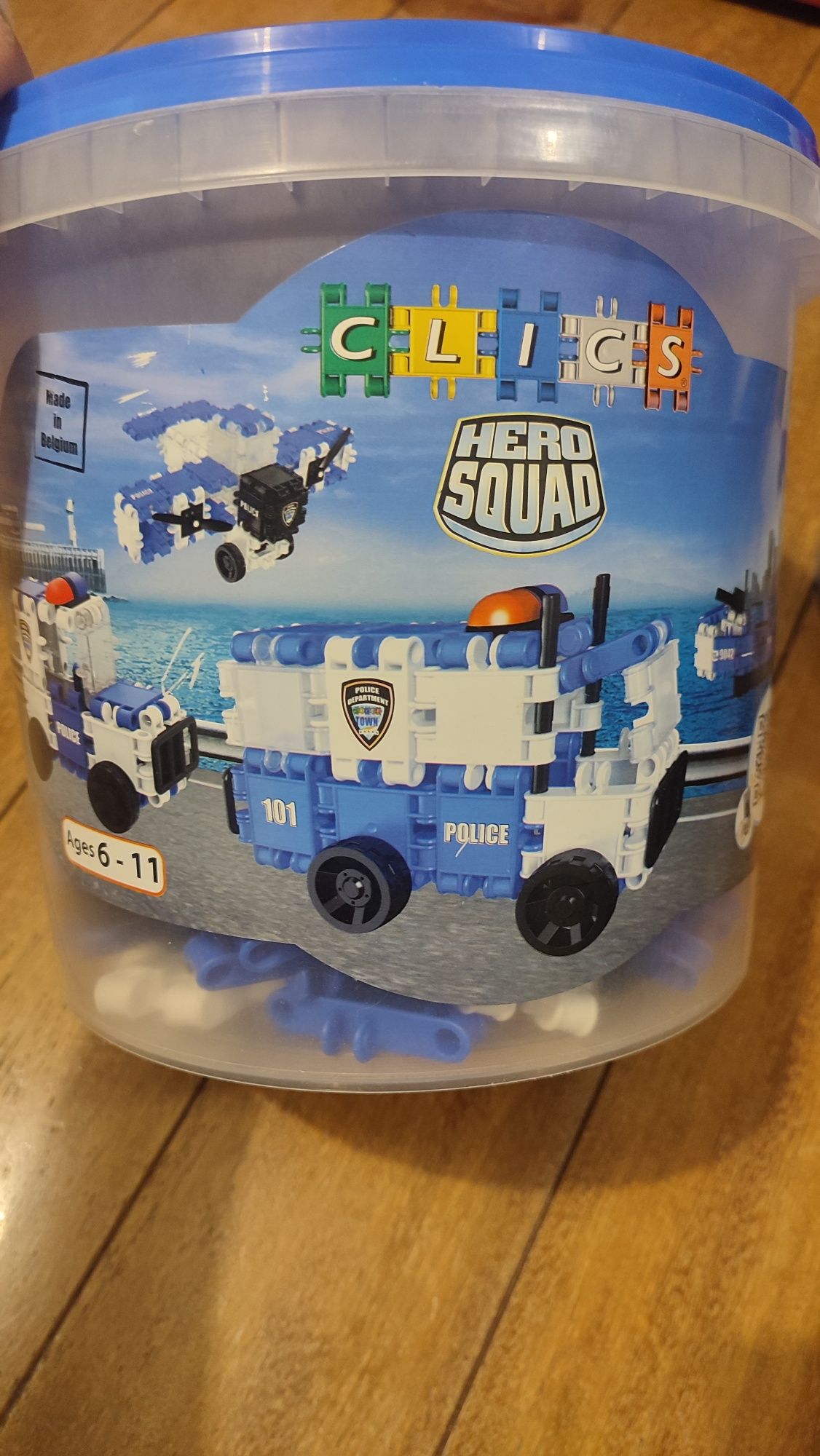 Klocki Clics w wiaderku