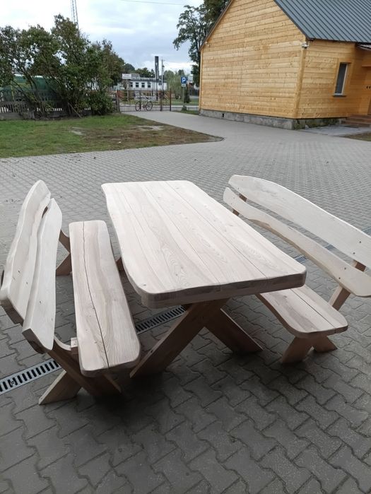 Stół jesionowy z ławkami