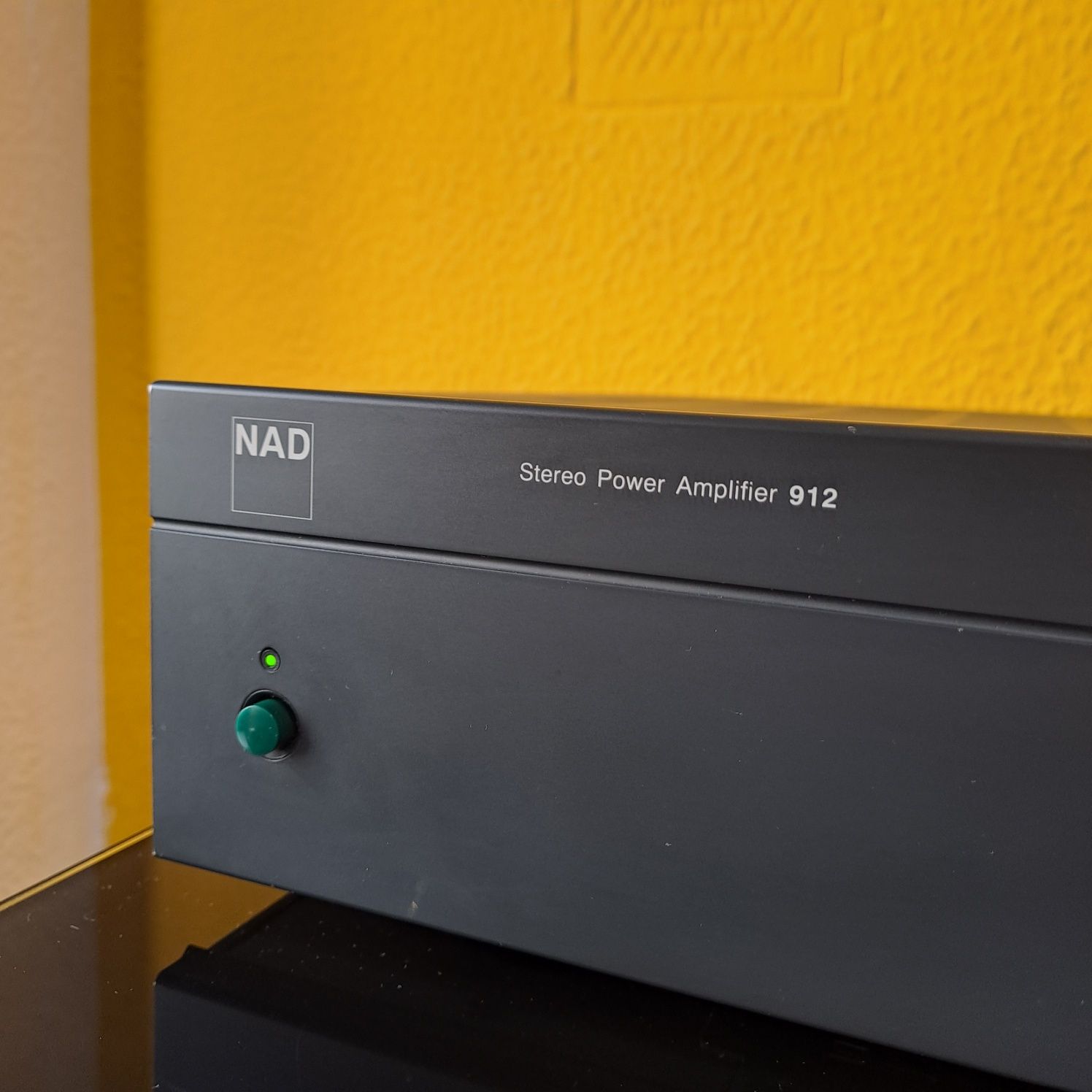 Amplificador potência NAD 912