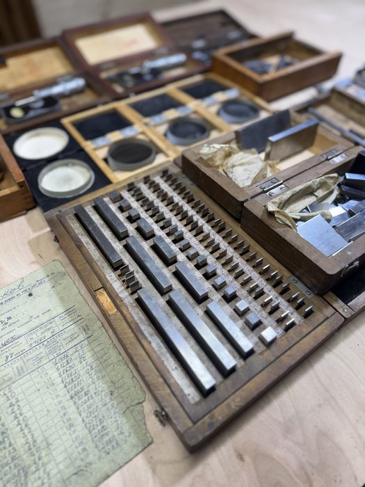 Інструмент, мікрометр, штангенглубинометр, кінцеві міри, індікатор