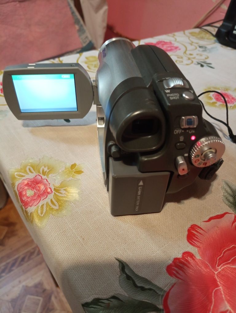 Видеокамера Panasonic VDR D-150