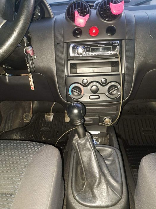 Продам машину Шевроле Авео 2005