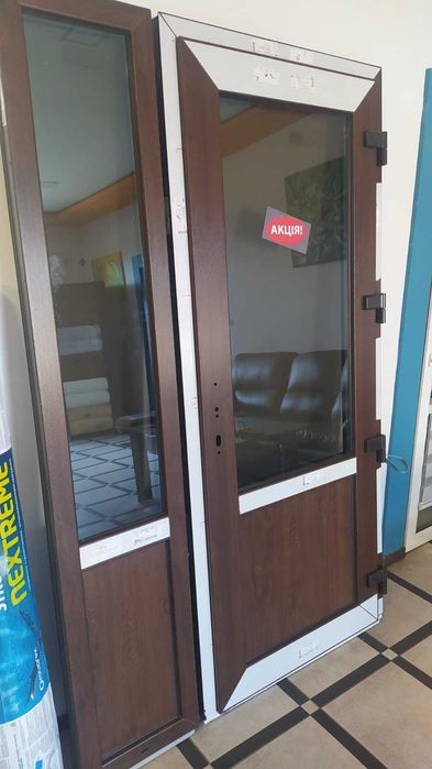 Вхідні двері, металопластикові, стандартні. Доставка за 2-3 дні